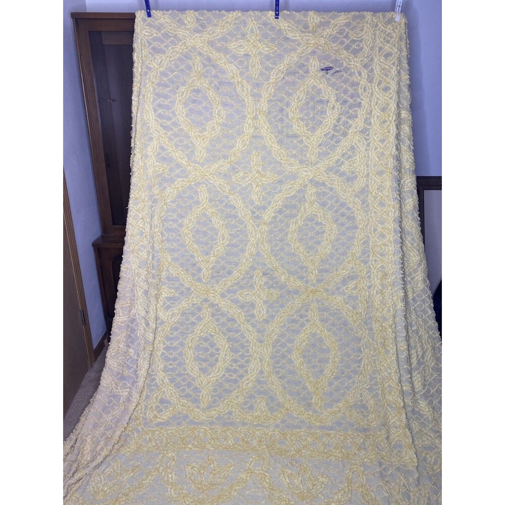 Vtg Twin Yellow Floral Chenille Bedspread 92x108" Cottage Core Fairy Quillt